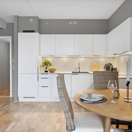 Modern 1 Bedroom In 아파트